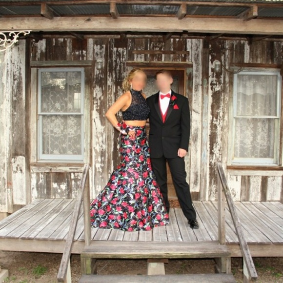 DRESS - Picture 3 of 3